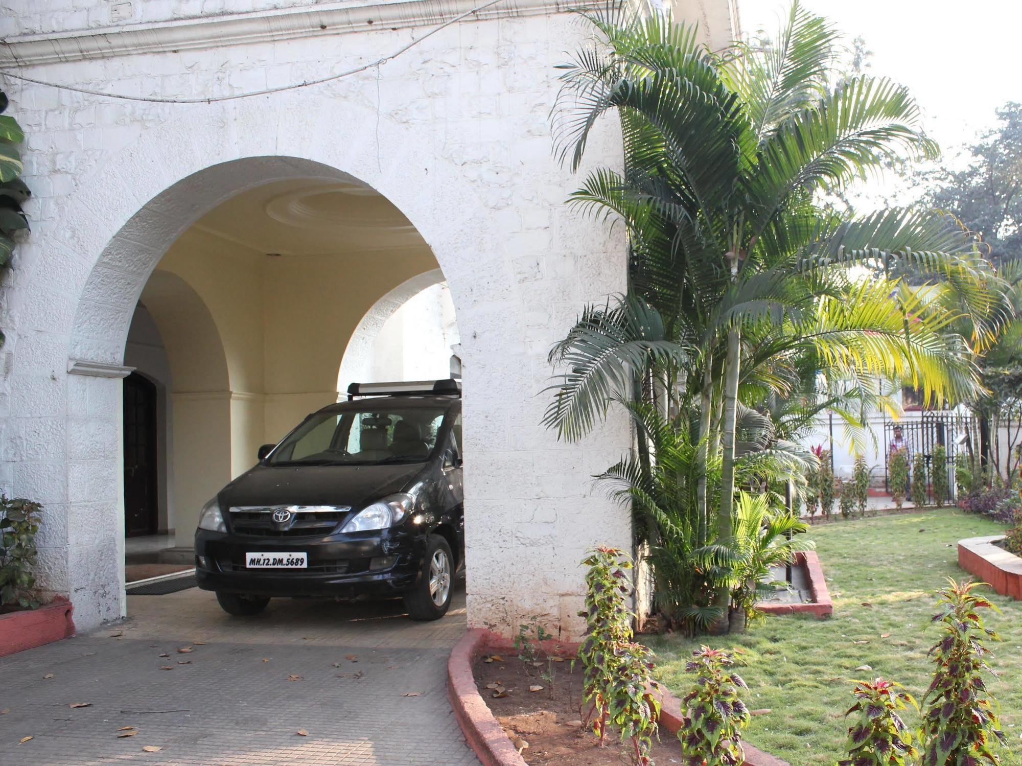 Ritz Hotel